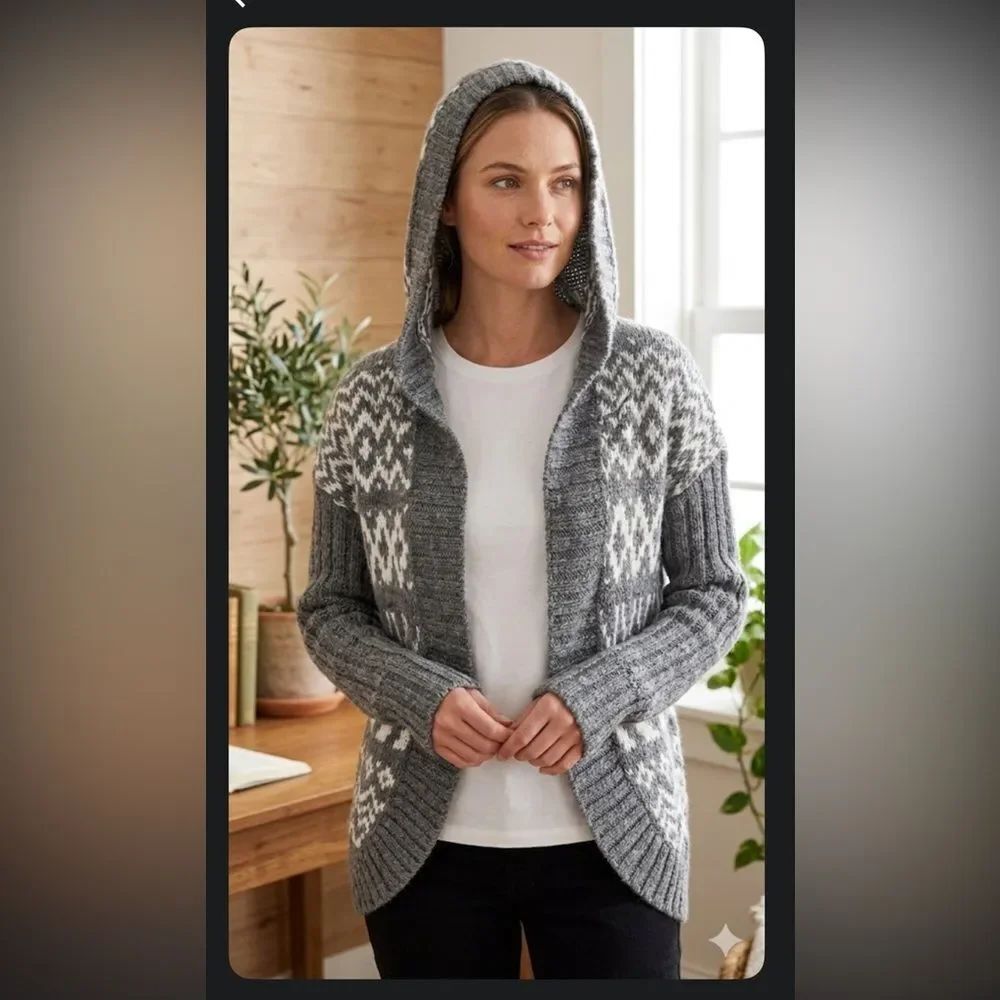 Aeropostale Gray and White Open front Hoodie cardigan sweater size medium.